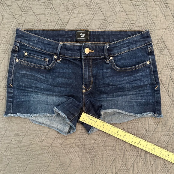 Gap denim jean shorts with frayed edges - Picture 4 of 8